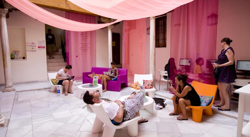 White Nest Hostel Granada